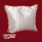 подушка атлас с золотой оборкой